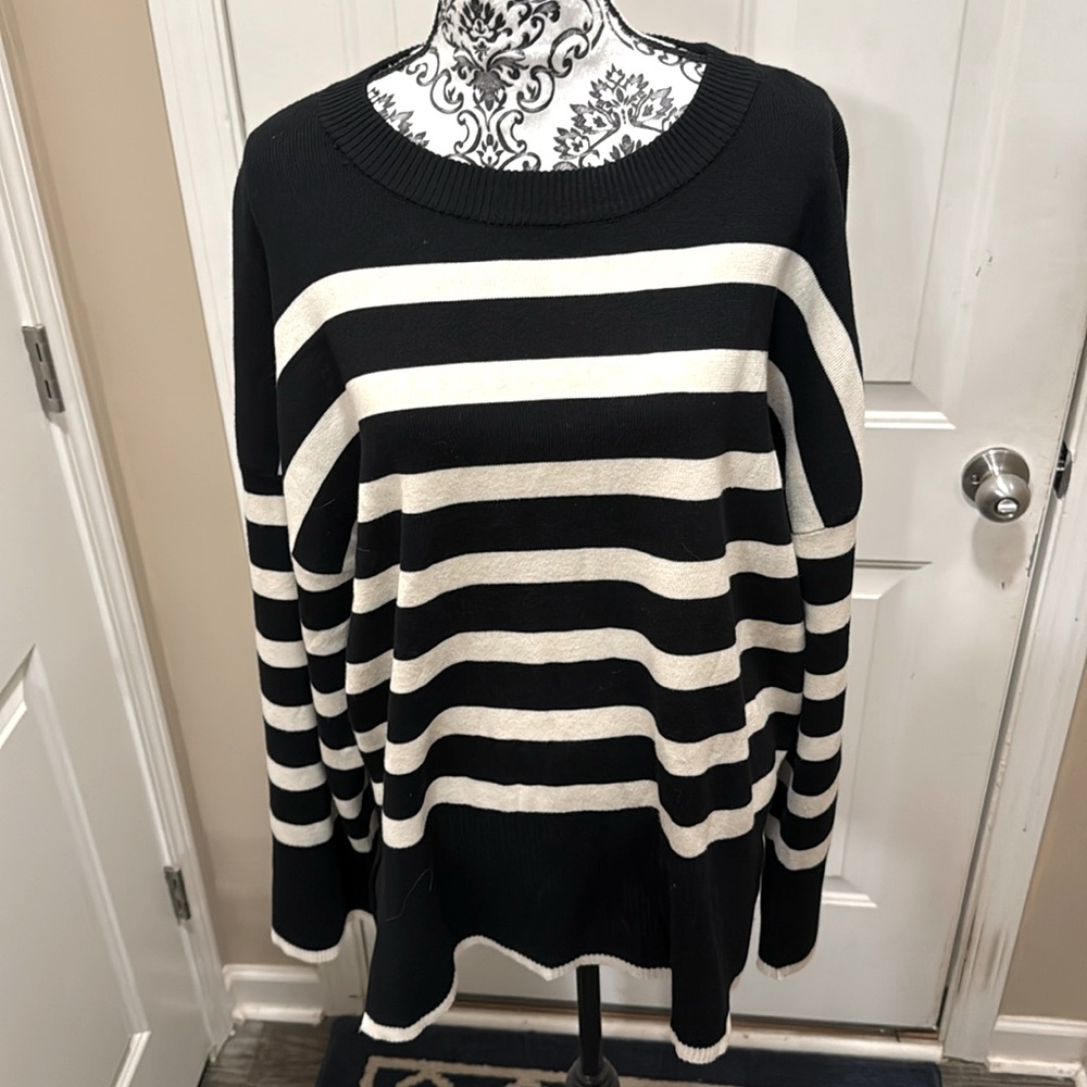Truth by Republic XL Sweater